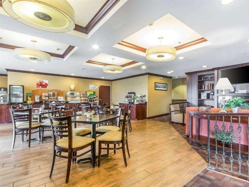 Holiday Inn Express Cincinnati-로렌스버그 외부 사진