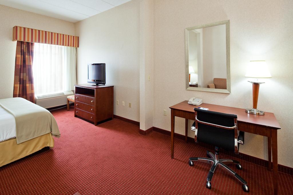 Holiday Inn Express Cincinnati-로렌스버그 외부 사진