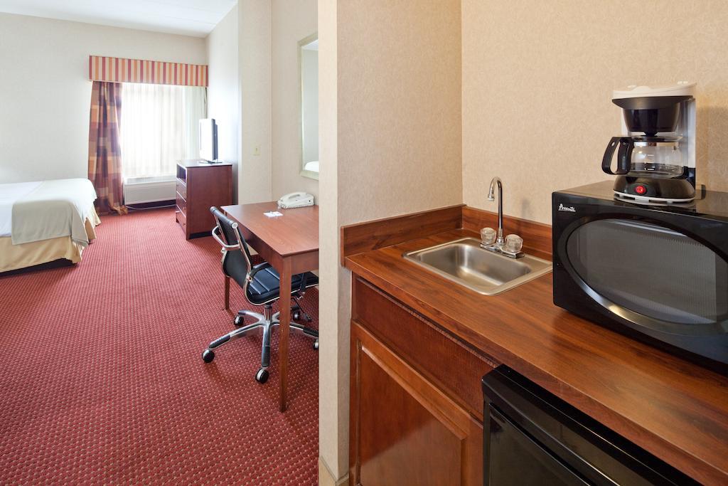 Holiday Inn Express Cincinnati-로렌스버그 외부 사진