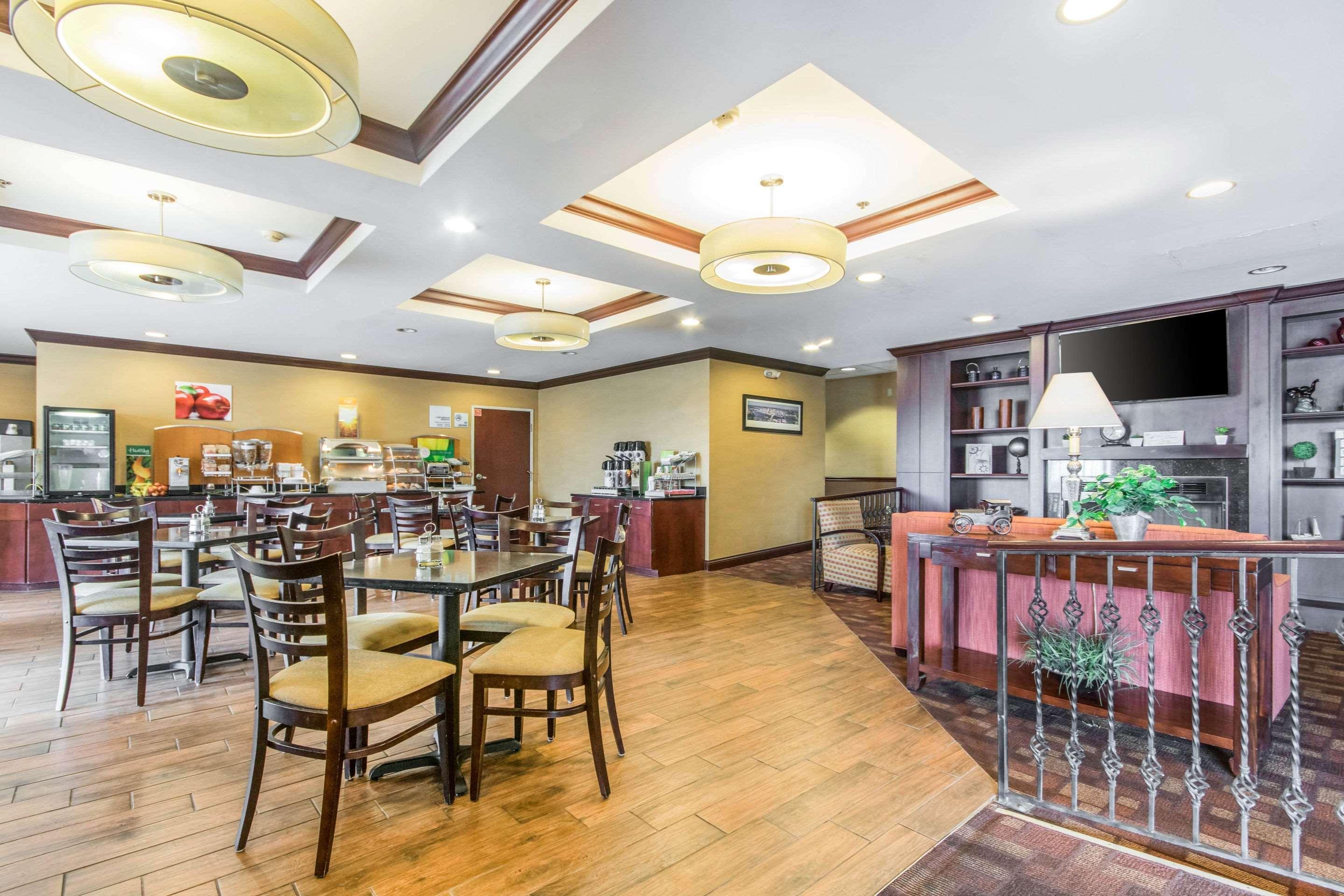 Holiday Inn Express Cincinnati-로렌스버그 외부 사진