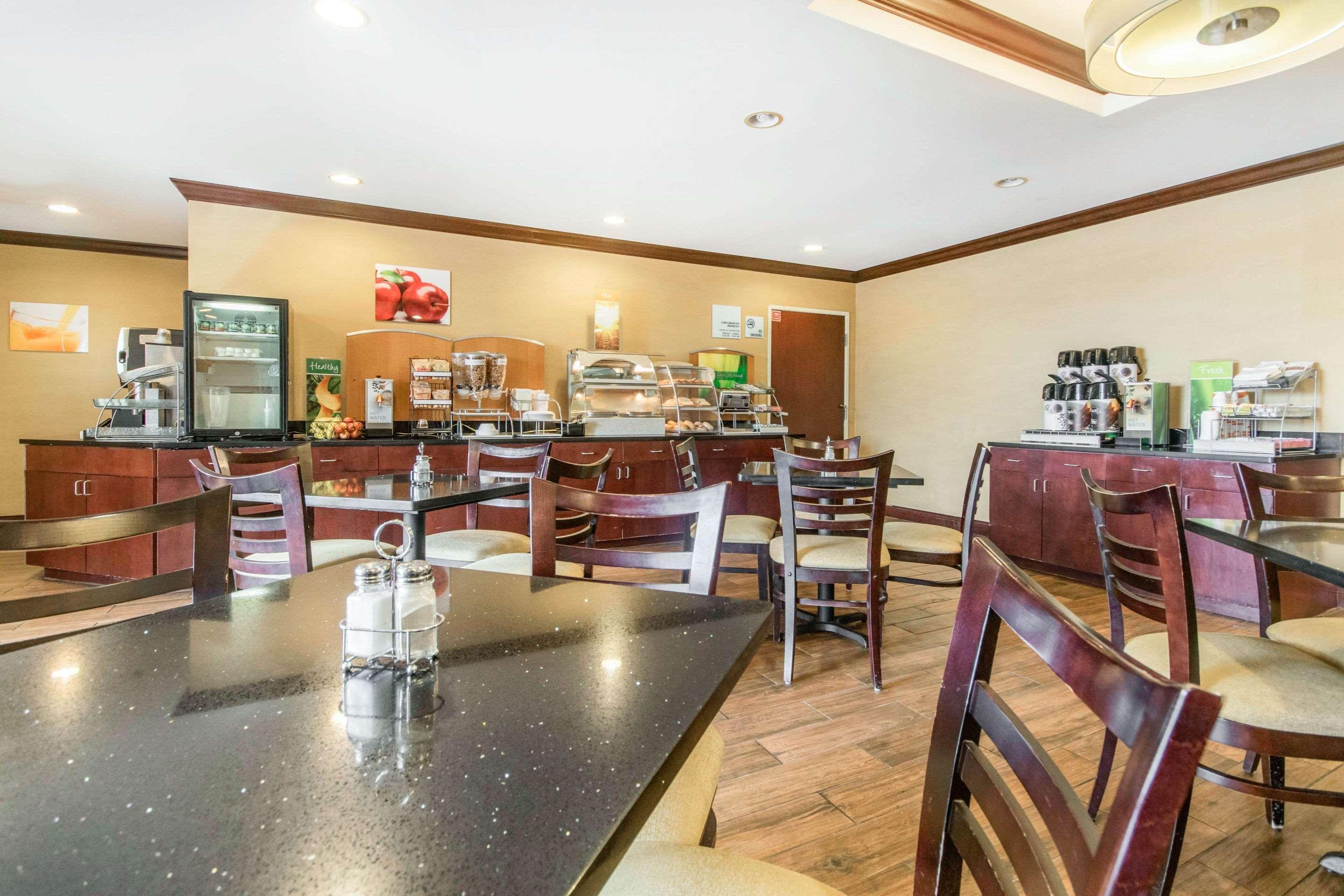 Holiday Inn Express Cincinnati-로렌스버그 외부 사진